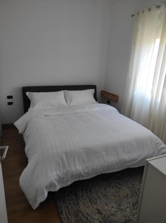 Apartament Odris Myslym Shyri *